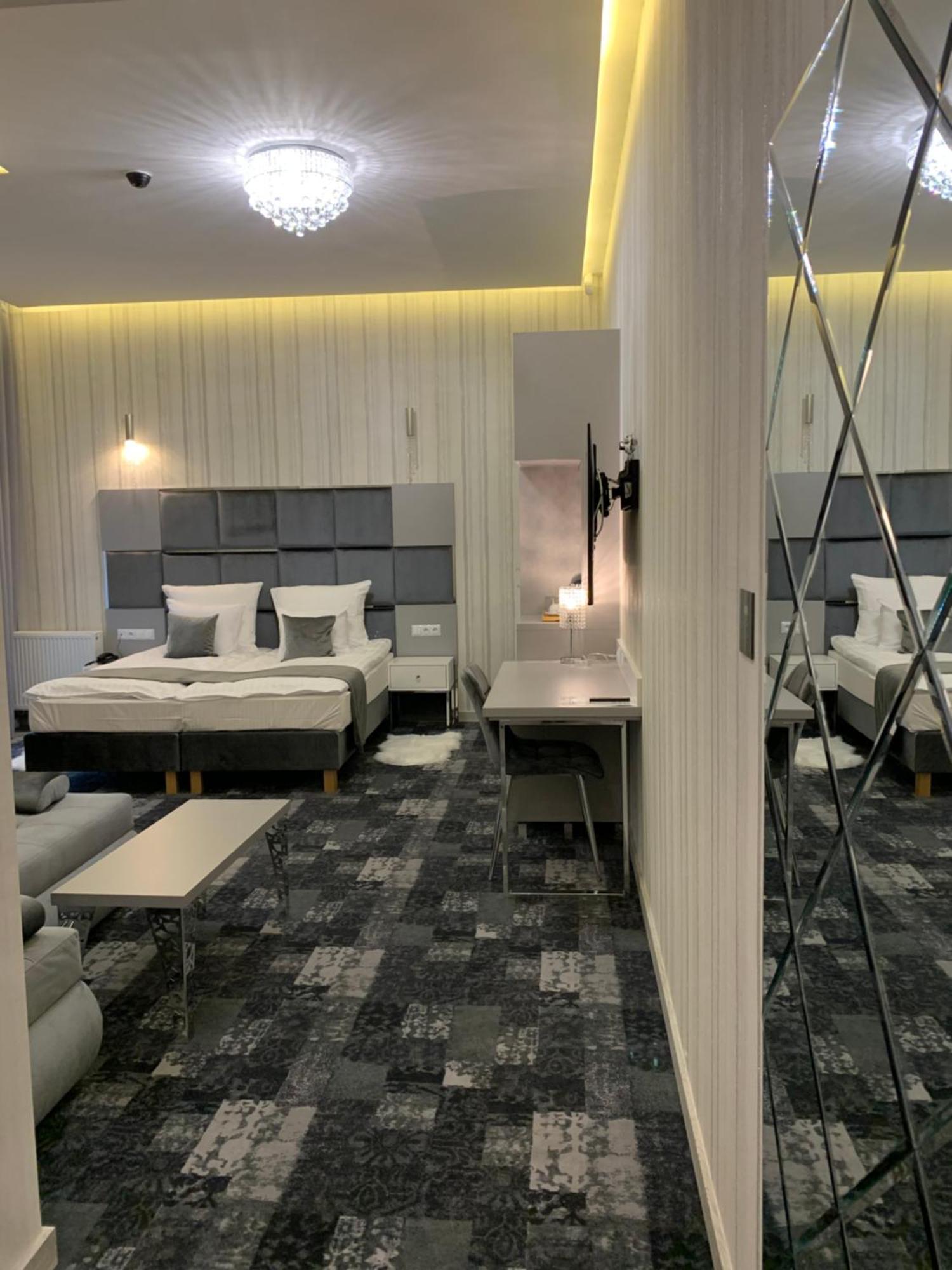 Piramida Lejlighedshotel Boleslawiec  Eksteriør billede